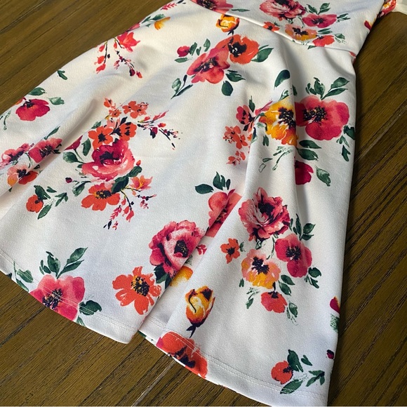 Xtraordinary floral formal dress - Picture 3 of 9